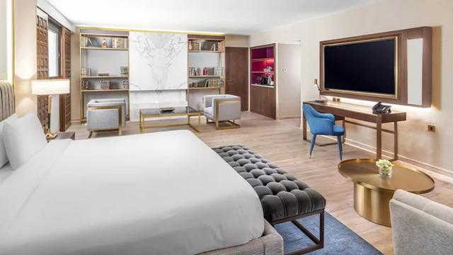 Royal Double Suite (full double bed) (bed type is subject to availability)