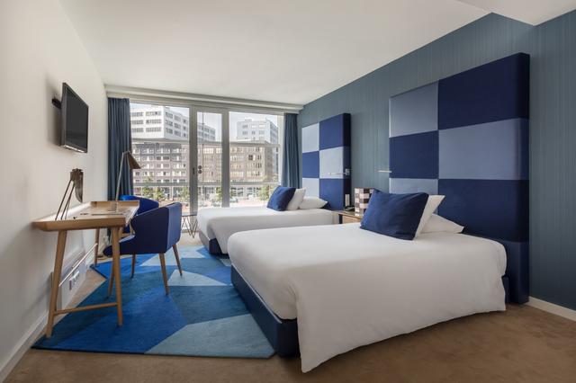 Superior 2 Single Beds